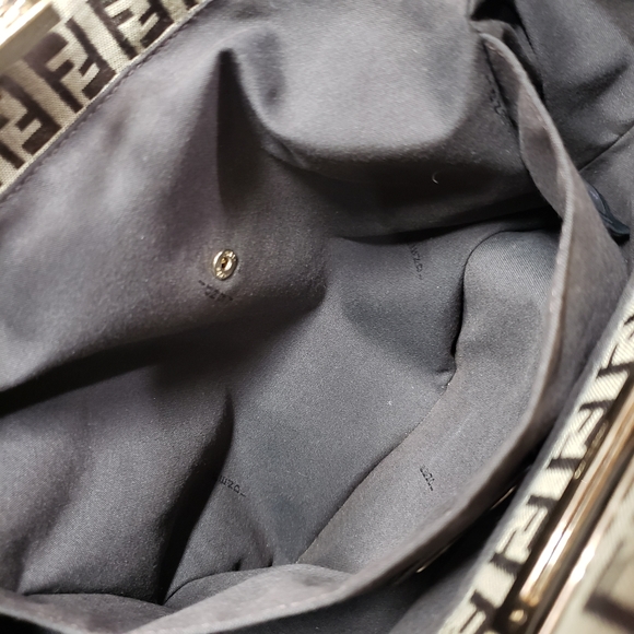 ❗SOLD❗Auth Fendi Shopping Tube zucca vitello - Picture 16 of 16